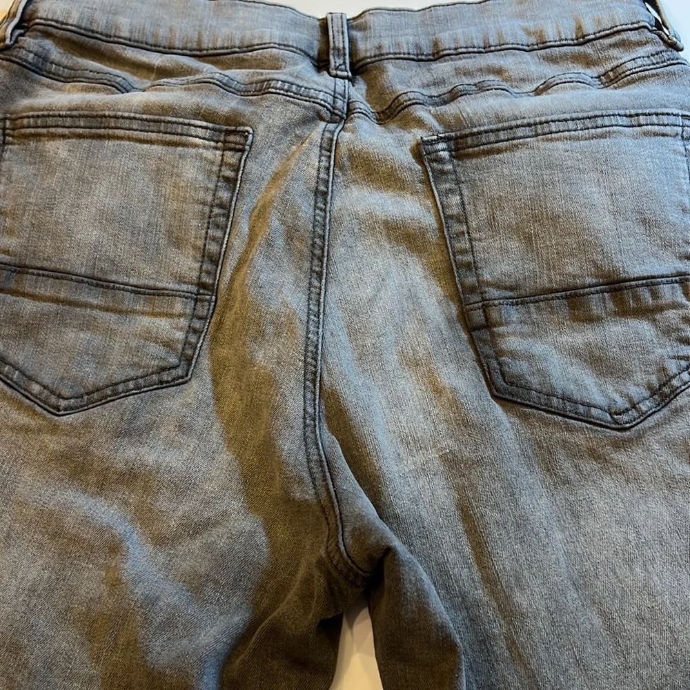 Sun + Stone washed grey men’s size 33 waist jeans. Very good condition